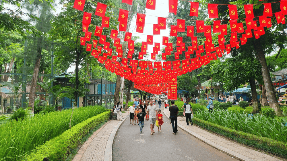 Visit Hanoi Zoo and enjoy a full day of adventure for both adults and children (Source: Fanpage VƯỜN TH&Uacute; H&Agrave; NỘI)